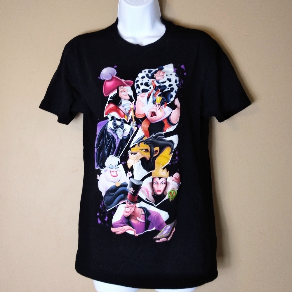 Disney Villains sz M black graphic t-shirt crew